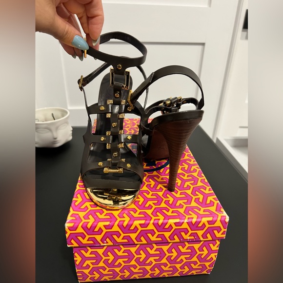 Tory Burch Shoes - Brown Tory Burch size 8 shoes